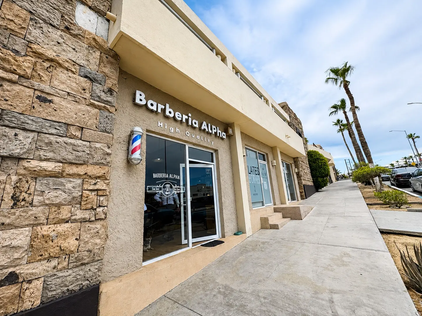 Exterior de Alpha Barber 1